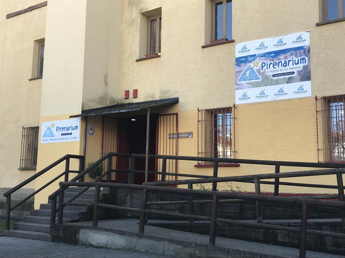 Albergue Pirenarium Sabiñánigo Exteriör bild