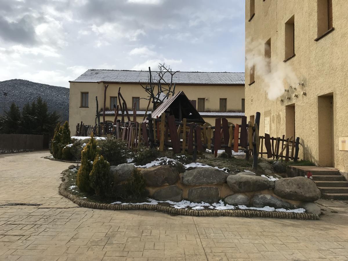 Albergue Pirenarium Sabiñánigo Exteriör bild