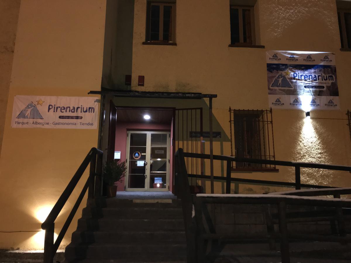 Albergue Pirenarium Sabiñánigo Exteriör bild